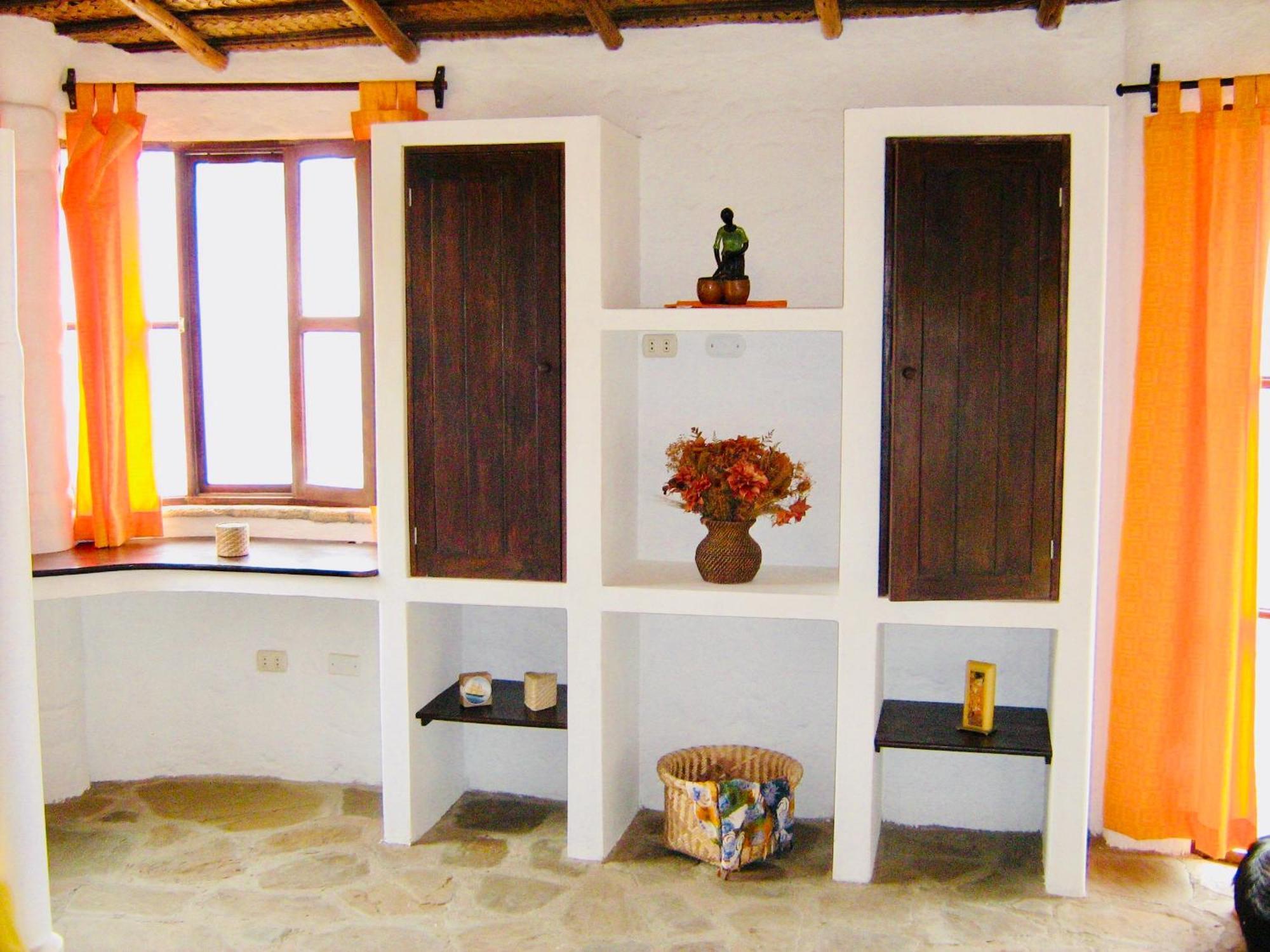 Hotel Smiling Crab Canoas de Punta Sal Exterior photo