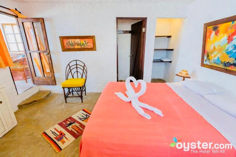 Hotel Smiling Crab Canoas de Punta Sal Exterior photo
