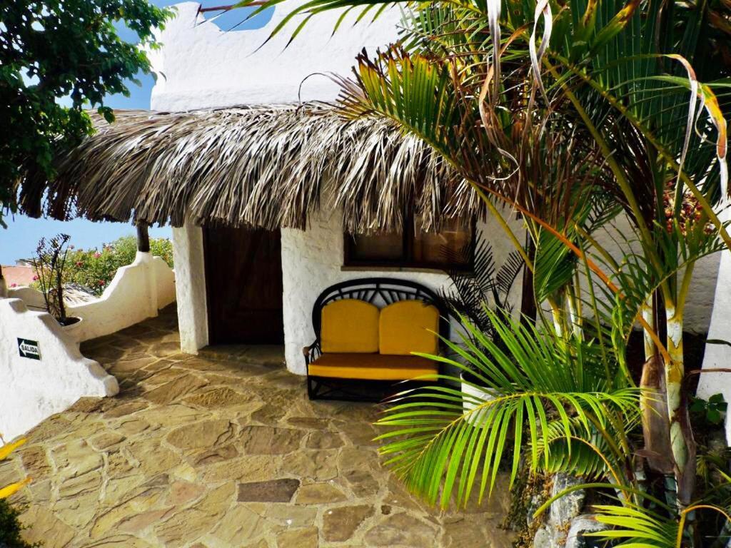 Hotel Smiling Crab Canoas de Punta Sal Exterior photo