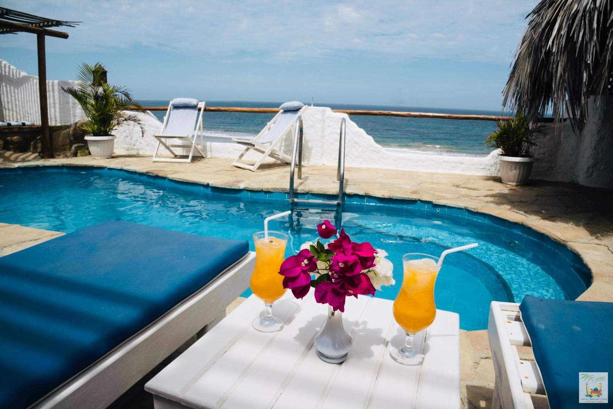 Hotel Smiling Crab Canoas de Punta Sal Exterior photo